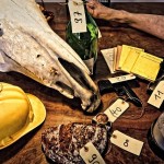 "100 Objects to Represent Theatre" - Miki Malör (Foto: Miguel Ángel Gaspar) "100 Objects to Represent Theatre" - Miki Malör (Foto: Miguel Ángel Gaspar)