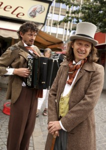 "Auf der Landstraße, da gibt's a Hetz!" - theaterfink (A) - Foto: Barbara Pálffy